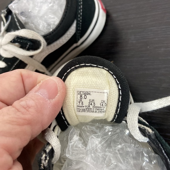 Vans - Picture 7 of 7